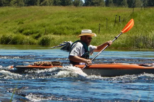 Paddling the Williamson River